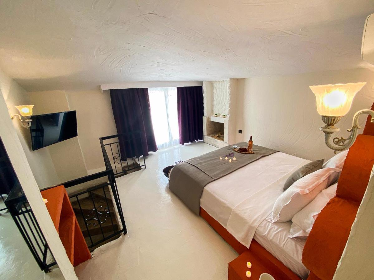 Tek Han Alacati Hotel ภายนอก รูปภาพ