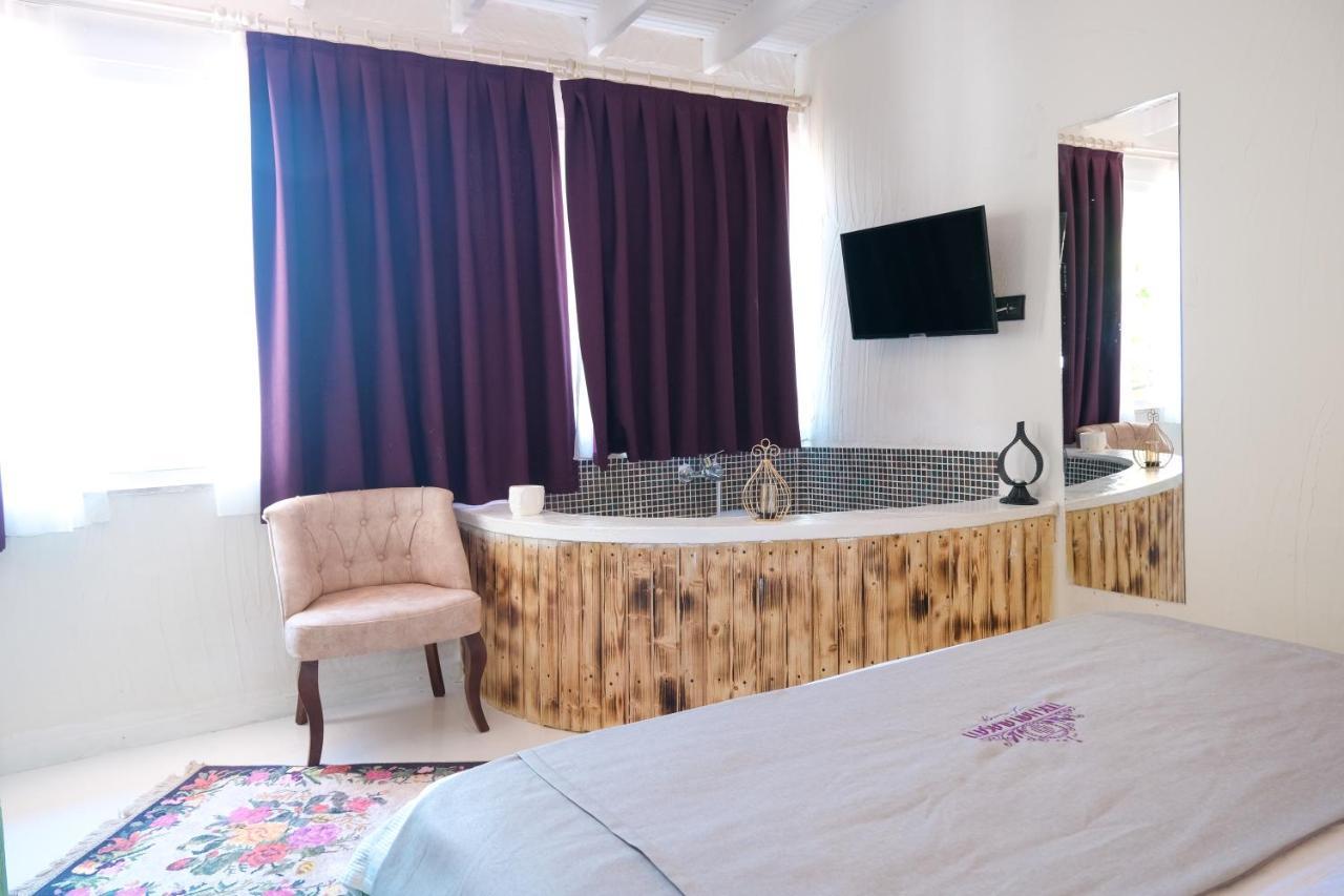 Tek Han Alacati Hotel ภายนอก รูปภาพ