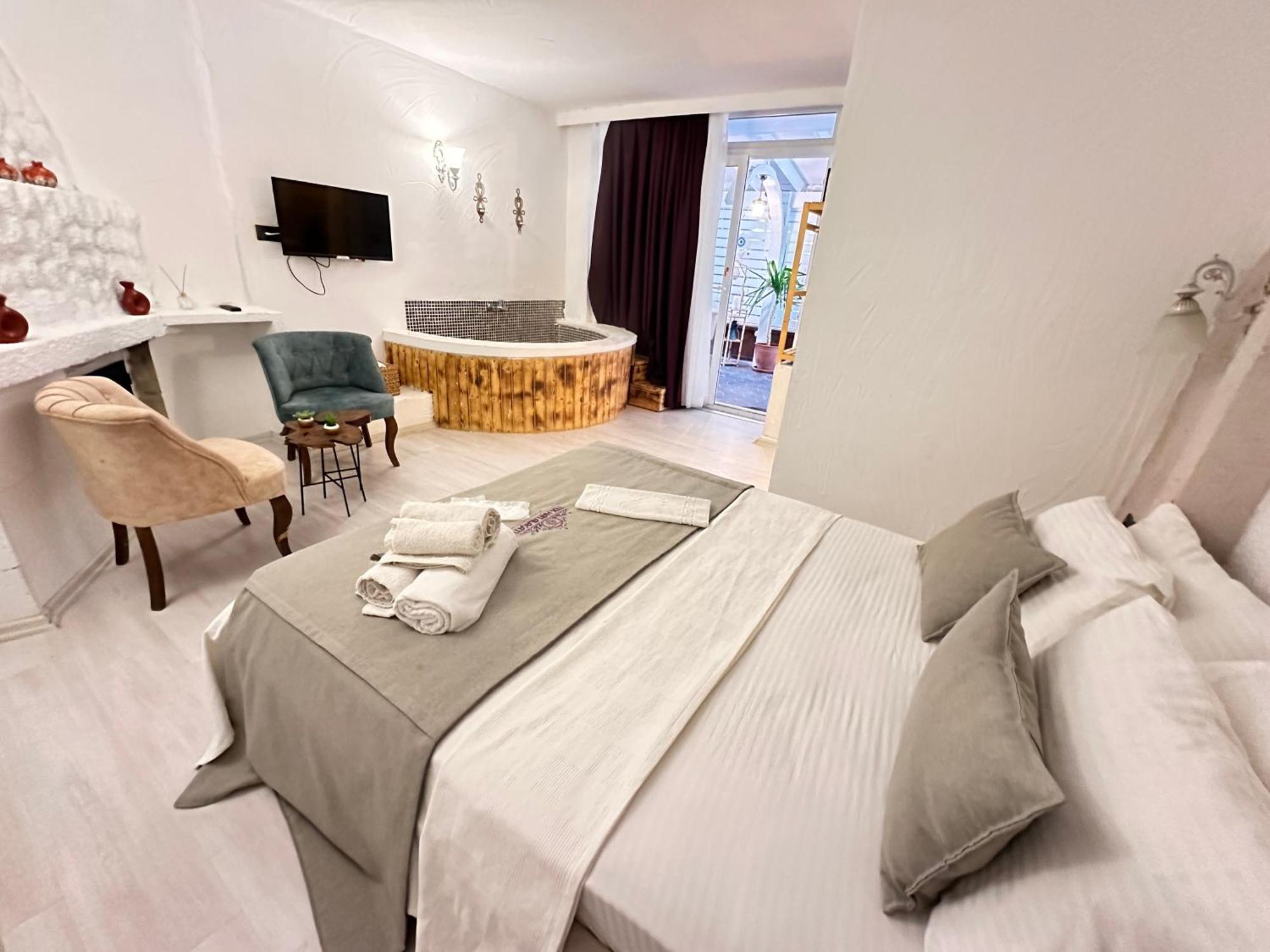 Tek Han Alacati Hotel ภายนอก รูปภาพ