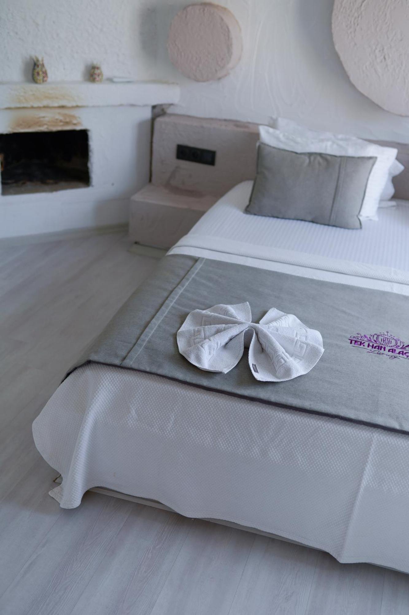 Tek Han Alacati Hotel ภายนอก รูปภาพ