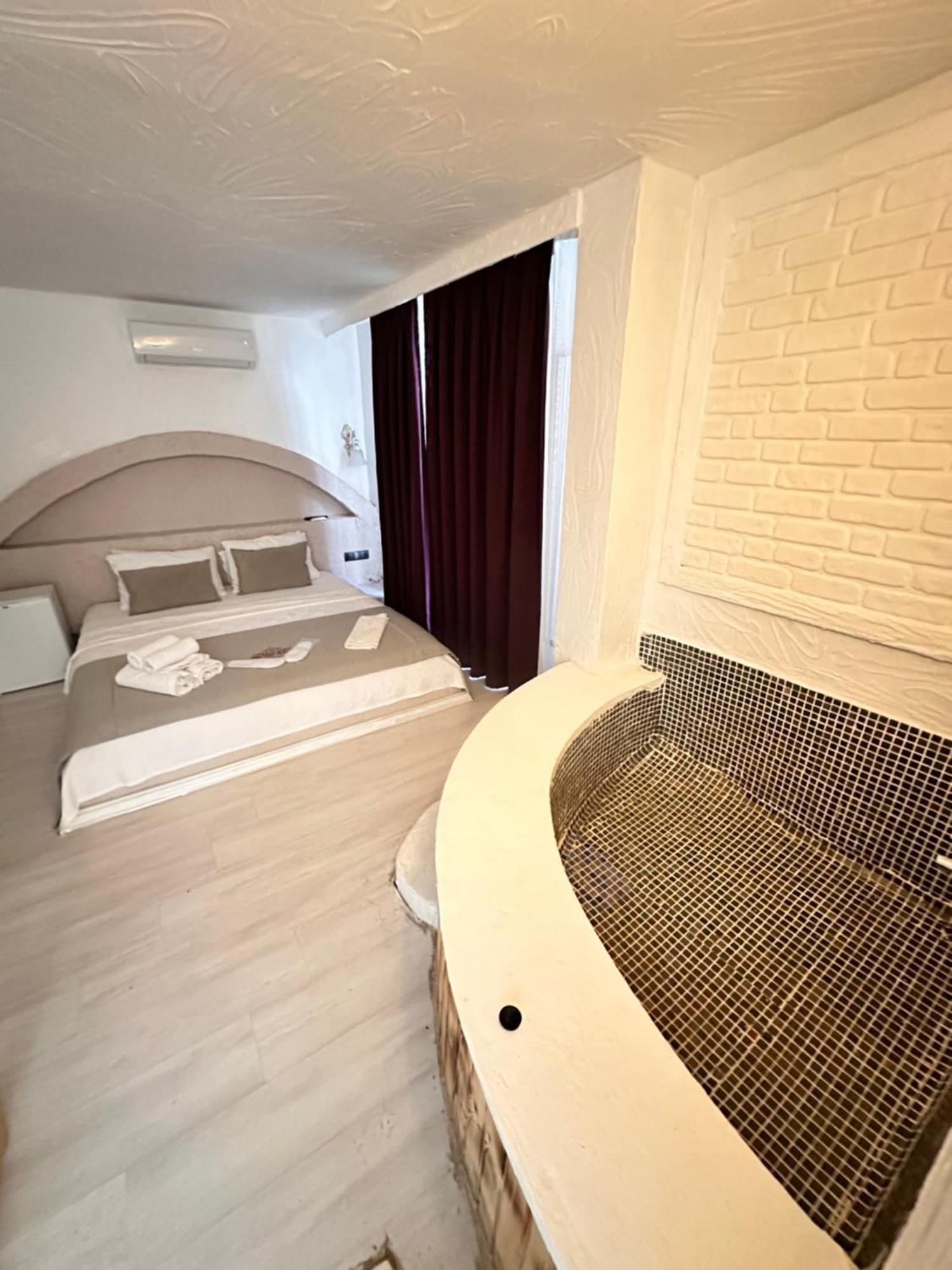 Tek Han Alacati Hotel ภายนอก รูปภาพ