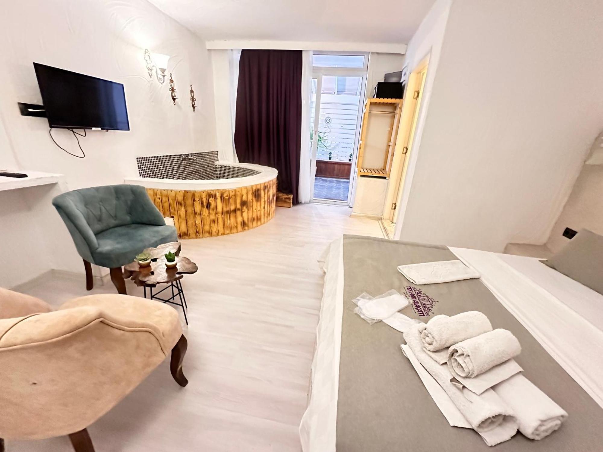 Tek Han Alacati Hotel ภายนอก รูปภาพ